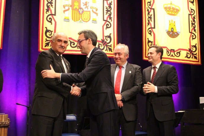 Imagen del nombramiento de Alberto Garre como Maestro del Vino 2015