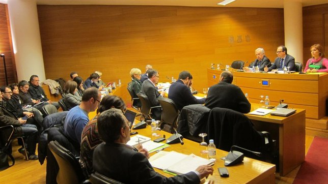 Comisión de Corts con promotores de la ILP por una rtv pública a la izquierda