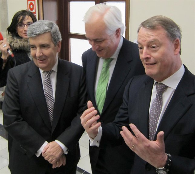 Juan Manuel Fernández (I), José Luis Concepción (centro) y Gerardo Martínez (D)