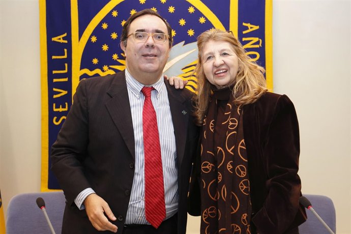 Los máximos representantes de ambas entidades en la firma del acuerdo