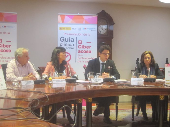 Presentación 'Guía clínica sobre el ciberacoso para profesionales de la salud'