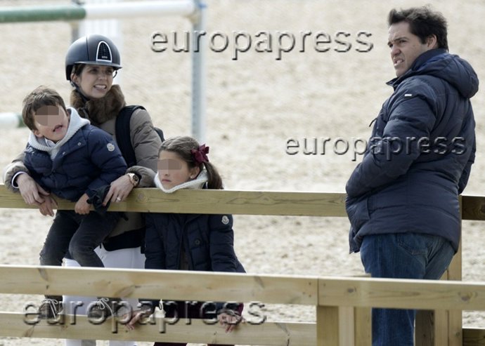 Margarita Vargas se lelva su familia a la hípica