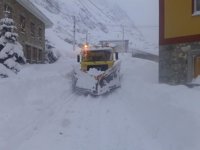 Nueve puertos y nueve carreteras continúan cerrados por la nieve