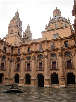 Claustro de la sede central de la UPSA 