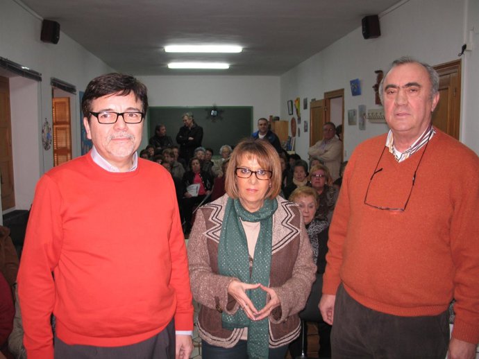 Gálvez, en el centro, en la jornada sobre Consumo dirigida a personas mayores.