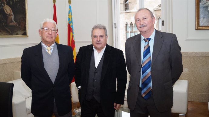 Rus con el alcalde y teniente de alcalde de Teresa de Cofrentes