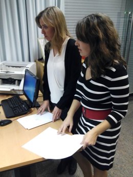 Tania Sánchez registra la entrega de su acta de diputada