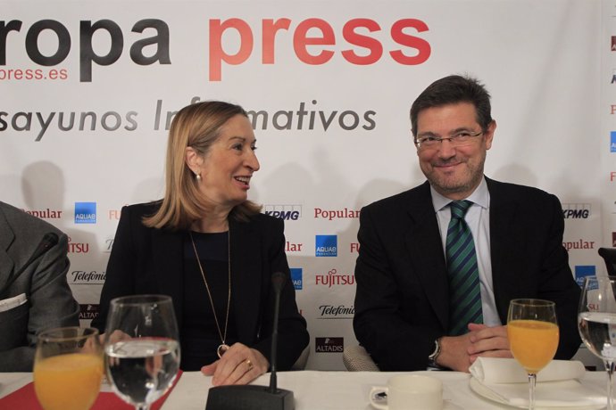 Ana Pastor y Rafael Catalá en los Desayunos de Europa Press