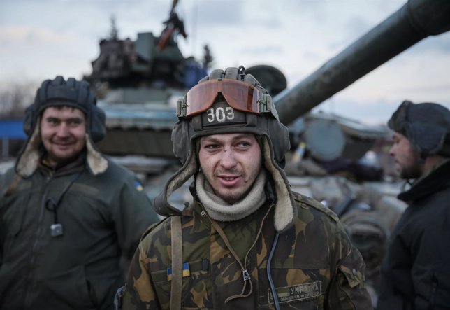 Soldado ucraniano cerca de Artemivsk