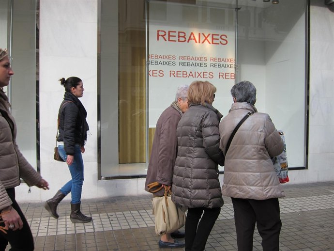 Rebajas, compras, comercio.