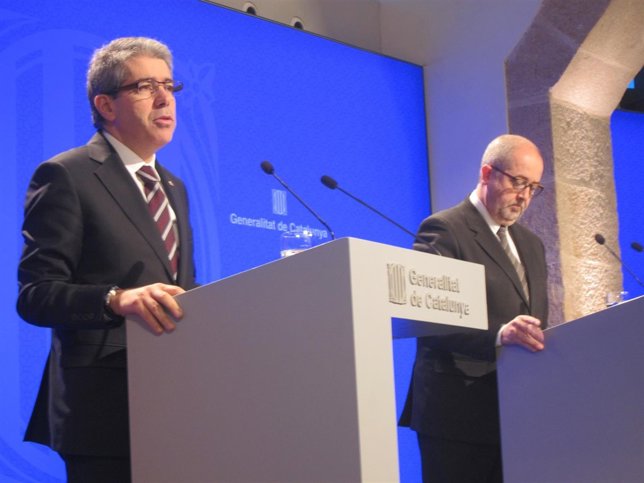 Los conseller Francesc Homs y Felip Puig, en rueda de prensa