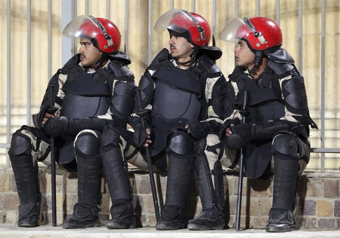 Policías antidisturbios egipcios