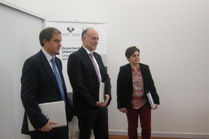 El rector de la UPV/EHU, Iñaki Goirizelaia