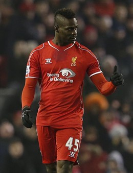 Mario Balotelli marca su primer gol con el Liverpool en Premier League