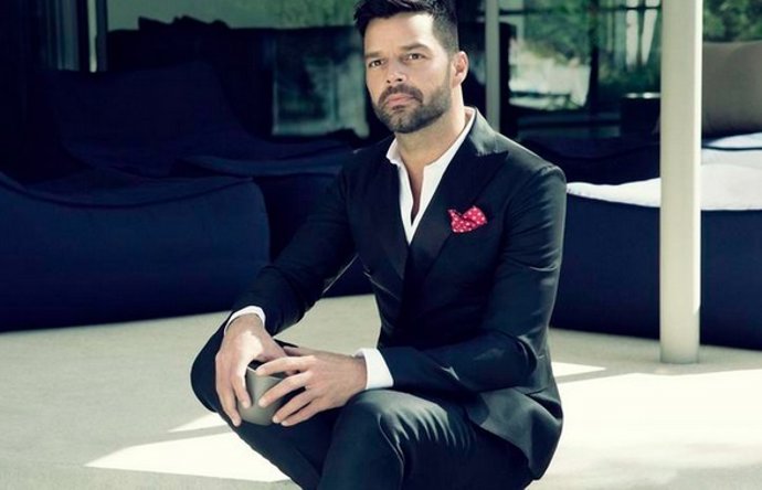 Ricky Martin regresa con nueva música con su album A quien quiera escuchar