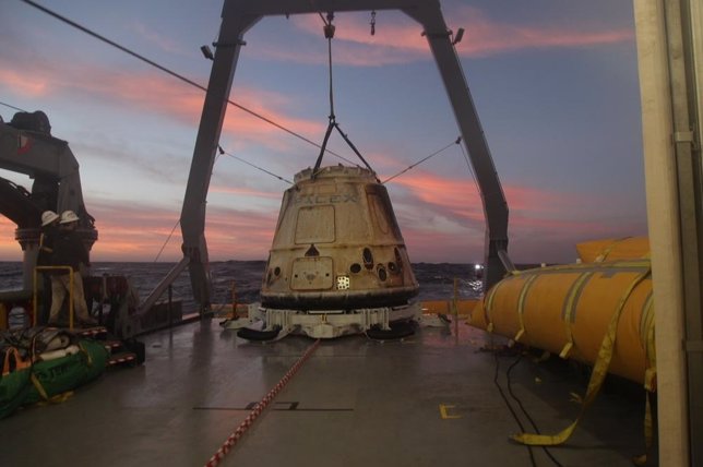 Dragon regresa a la Tierra