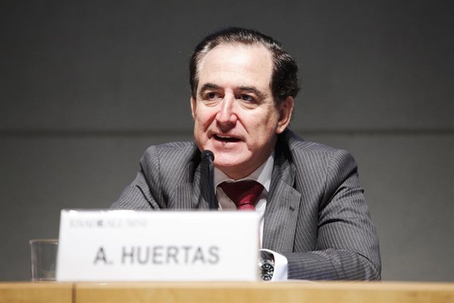 El pte de Mapfre A.Huertas en una sesión 'Matins Esade'