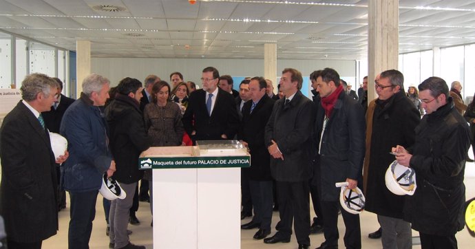 Rajoy visita el Palacio de Justicia con Sanz y Gamarra
