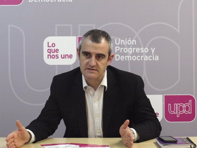 César Nebot, candidato de la formación magenta a la Asamblea Regional