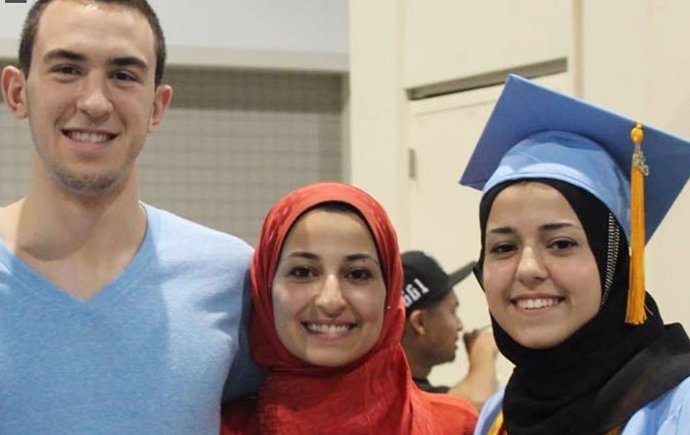 Tres estudiantes musulmanes asesinados Carolina del norte