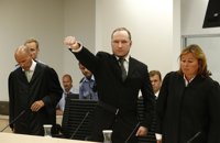 Breivik planea presentar una denuncia por estar en régimen de aislamiento