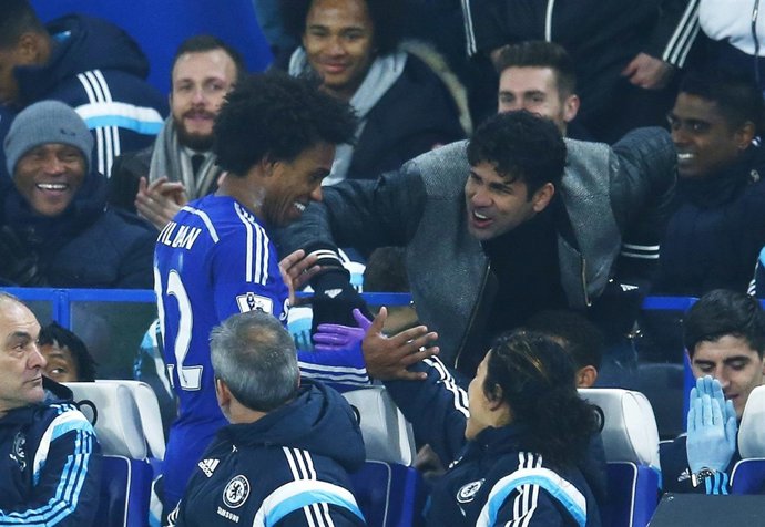 El Chelsea mantiene al City a siete puntos