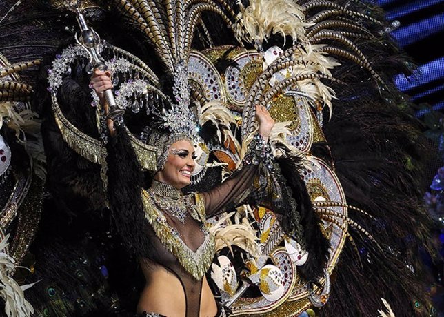 Adtemexi Cruz Hernández se hace con el título de reina del carnaval de Tenerife