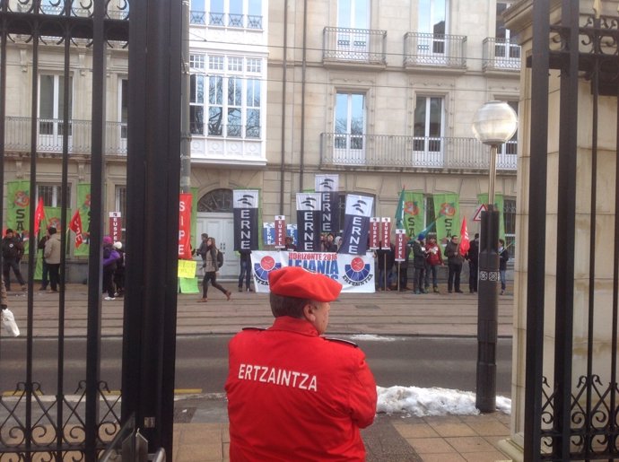Protesta de sindicatos de la Ertzaintza