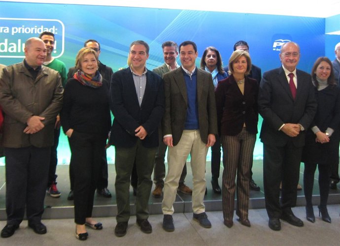 Juanma Moreno con Elías Bendodo y lista por Málaga para elecciones 22 de marzo