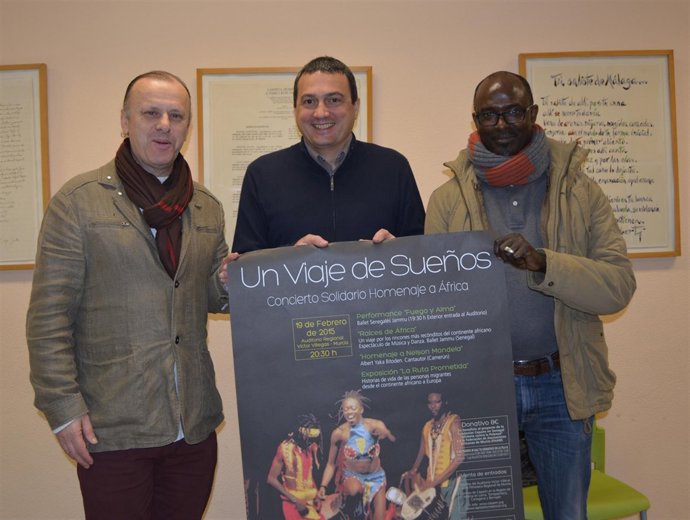 Pujante con miembros de la Fundación CEPAIM 