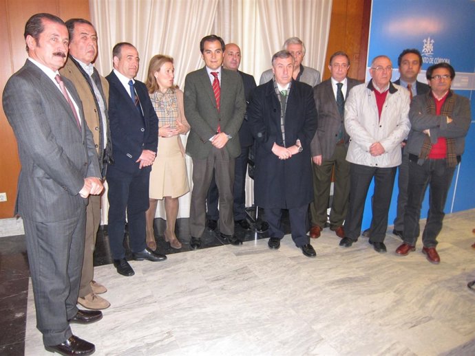 Los empresarios con José Antonio Nieto y Laura Ruiz