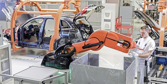 Nuevo robot en la planta de Audi en Ingolstadt (Alemania)