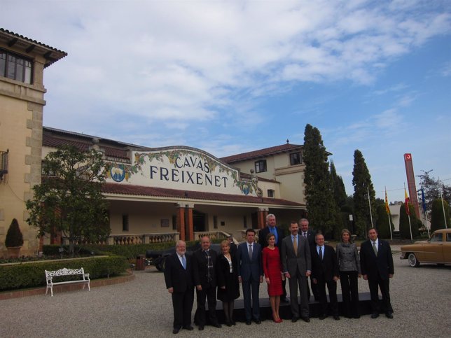 Los Reyes Felipe y Letizia visitan Freixenet