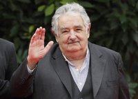 Mujica se reúne con los expresos de Guantánamo a los que otorgó el estatus de refugiados