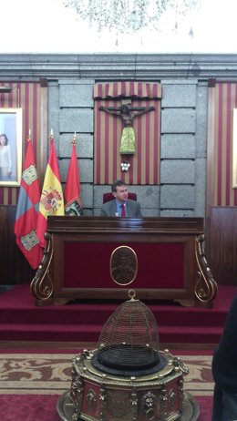 Javier Lacalle preside la sesión plenaria