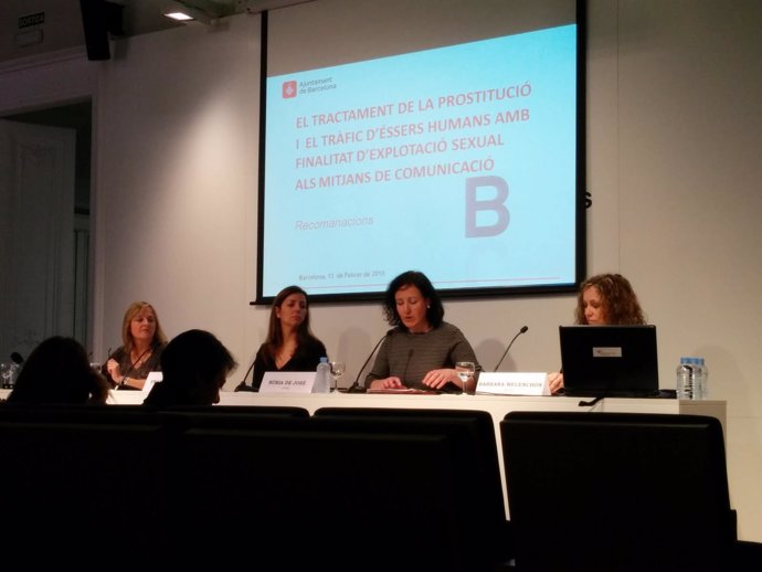 Francina Vila presenta un decálogo sobre prostitución y medios de comunicación