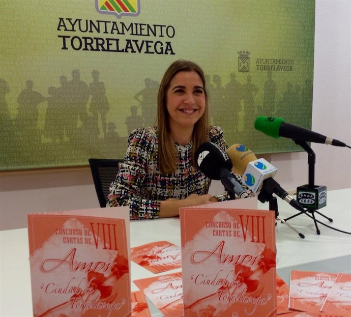 Juncal Herreros presenta el certamen de cartas dfe amor