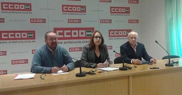 Facua, CCOO y UGT en la rueda de prensa de estaciones de servicio