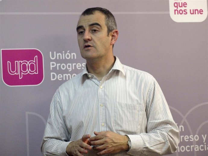 El candidato de UPyD, César Nebot