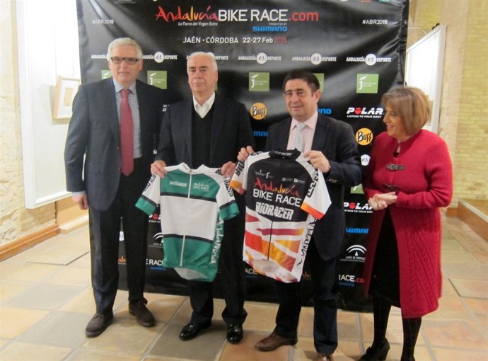 Bartrolí, Alonso y Reyes, junto a Gálvez., presentan la Andalucía Bike Race.