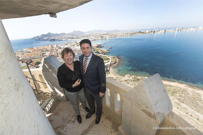 Barreiro y el presidente Autoridad Portuaria visitan el Faro de Cabo de Palos