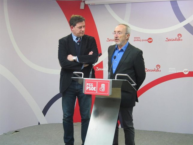 El secretario xeral del PSdeG, José Ramón Gómez Besteiro, junto a Manuel Martín