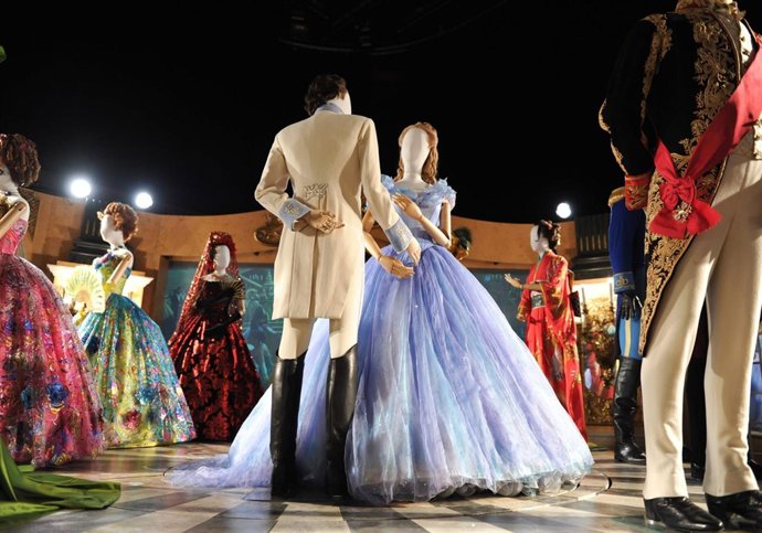 Los zapatos de Cenicienta, la exposición de la nueva versión del mítico cuento