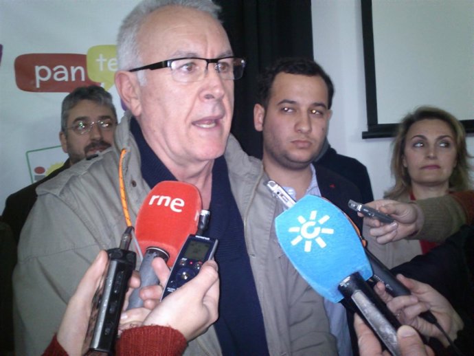 Coordinador general de IU, Cayo Lara, en Sevilla.