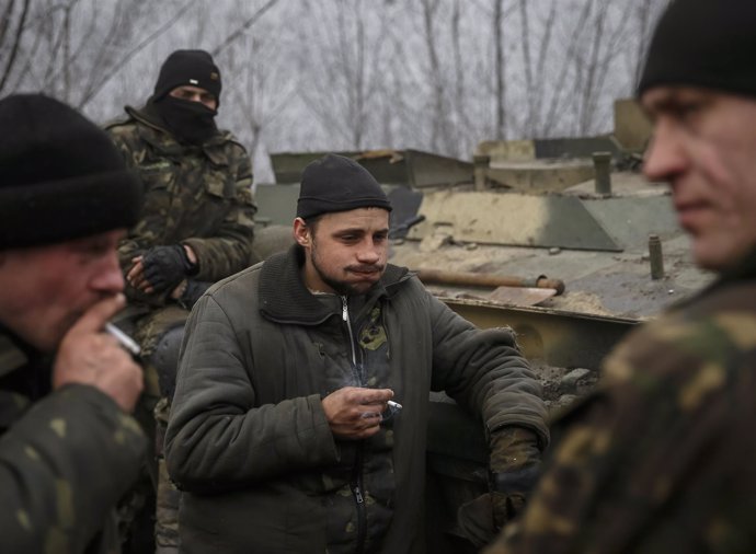 Soldados del Ejército ucraniano cerca de Debaltseve
