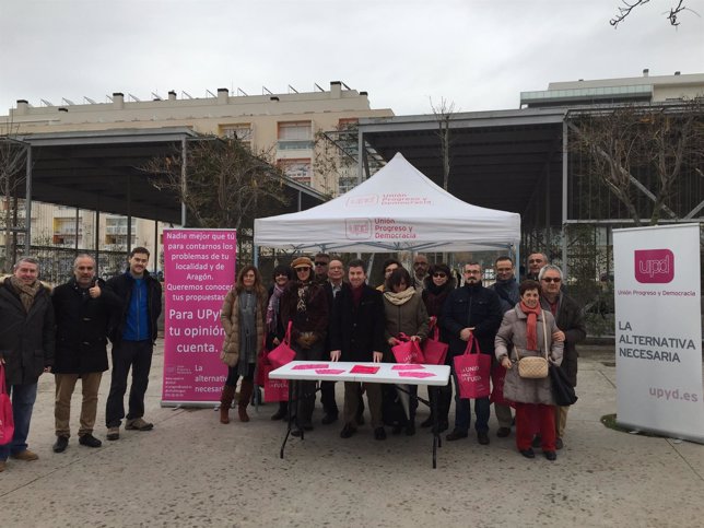 Carpa informativa de UPyD en Parque Venecia.