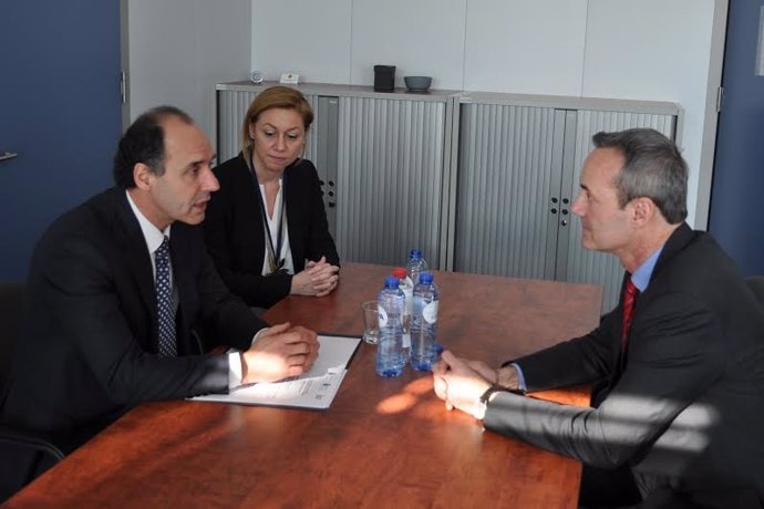 Ignacio Diego y Cristina Mazas con con el jefe de Gabinete de Malmström