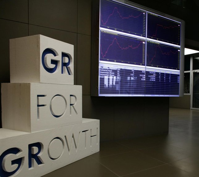 La Bolsa de Atenas registra descensos a la expectativa de la reunión del Eurogru