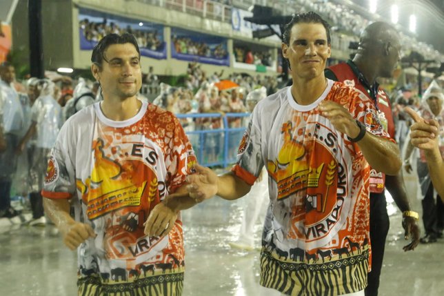 David Ferrer and Rafael Nadal sambean en el Carnaval de Rio de Janeiro en Brasil