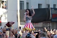 Katy Perry aterriza en el Palau Sant Jordi para estrenar gira europea